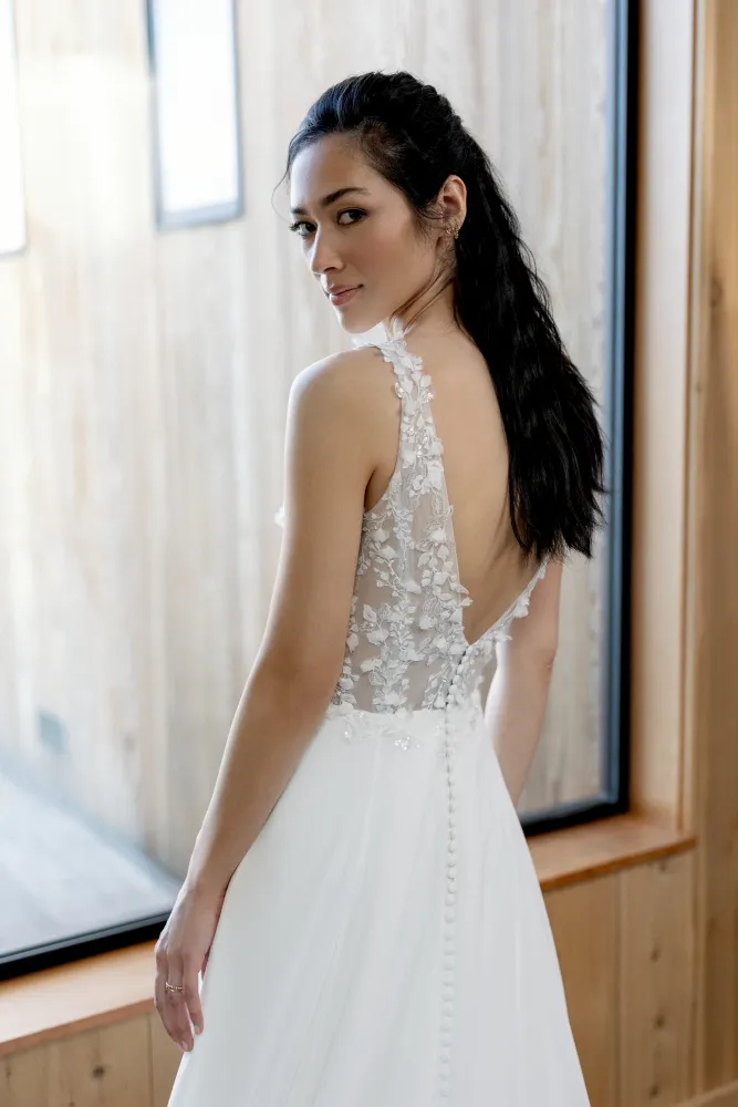 Bild 4 des Brautkleid Adore - #11416 | Meadow